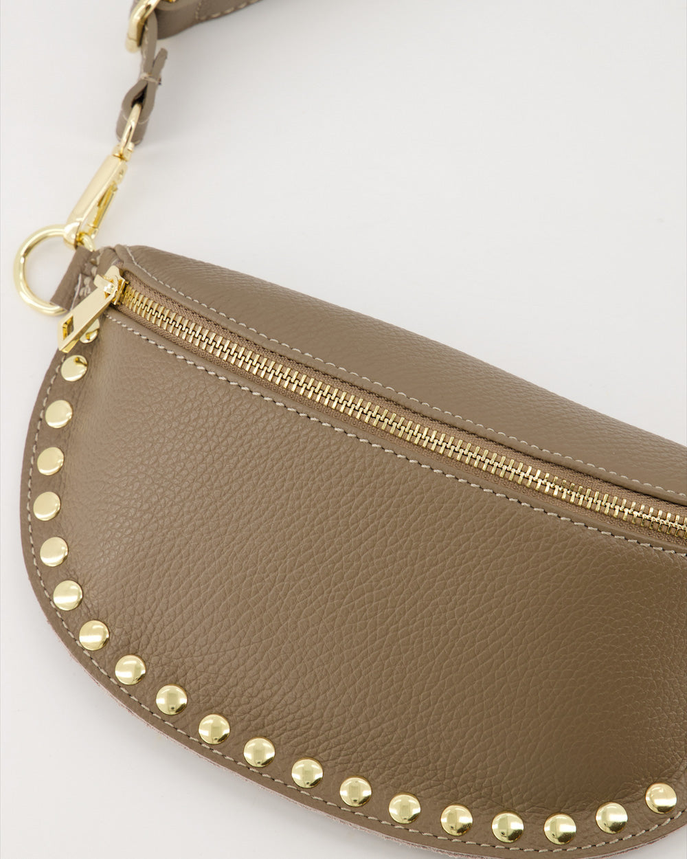 Street Style Crossbody taupe studs goudkleurig hardware | Coco & Co