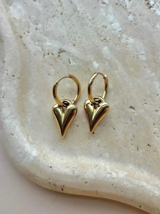 Oorbellen Harten Hangers goud 3D hartjes statement dames | Coco & Co
